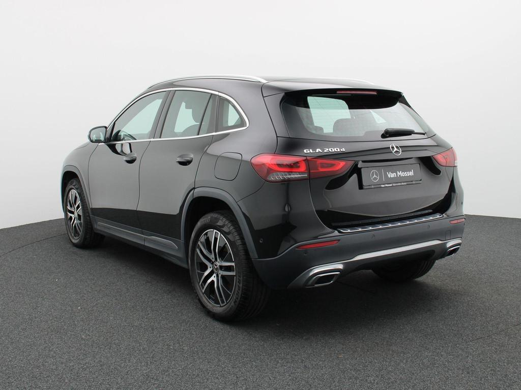 Mercedes-Benz GLA 200 d Business Solution + CARPLAY + SENSOR, 4 cilinders, Leder en Stof, Zwart, Bedrijf