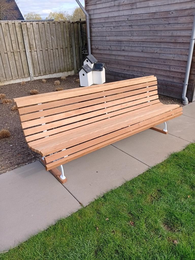 Gietijzeren tuinbank, Ophalen