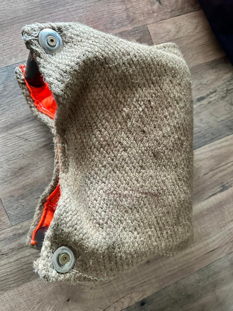 Bijtwerk materiaal, Ophalen, Zo goed als nieuw