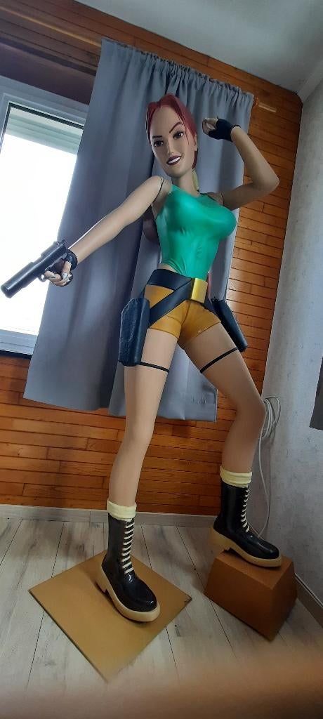 Statue de Lara Croft/Tomb Raider taille réelle 1,75 m, Collections, Enlèvement, Comme neuf, Humain