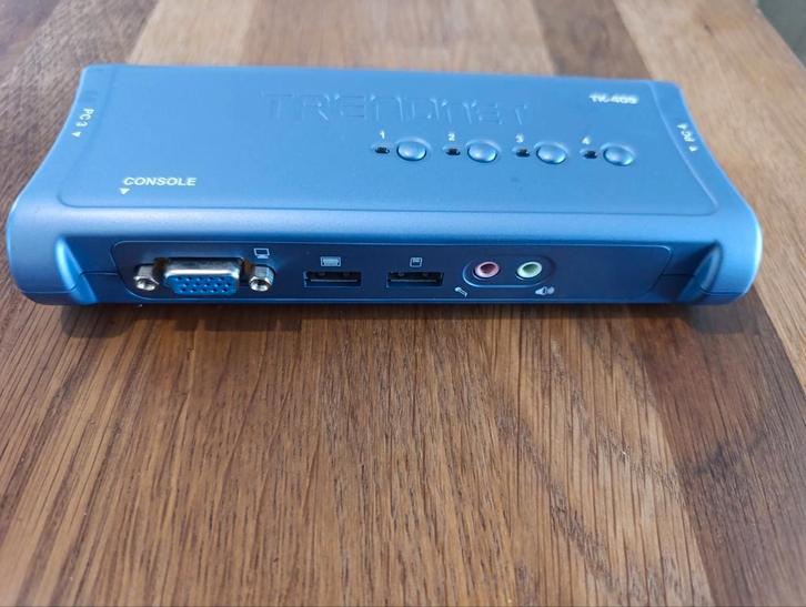 Commutateur KVM USB à 4 ports TRENDnet TK-407K, Informatique & Logiciels, Commutateurs réseau, Neuf