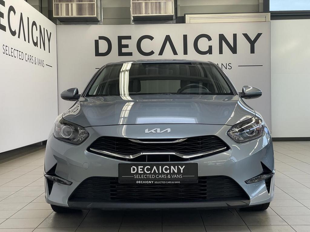 Kia Ceed 1.5 T-GDI *Camera*Navigatie*Extra set zomerbanden, Auto's, Kia, 4 cilinders, 0 kg, Bedrijf, 5 zetels