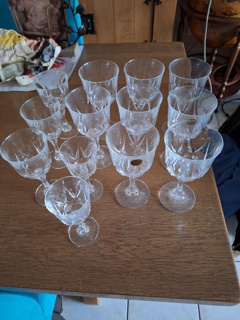 Lot de verres à pieds cristal d arques., Enlèvement, Utilisé, Autres types
