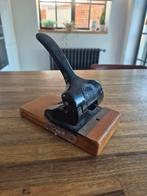 LEITZ ANTIEK GIETIJZEREN PERFORATOR, Antiek en Kunst, Ophalen of Verzenden