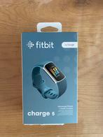 Fitbit charge 5 - staalblauw, Handtassen en Accessoires, Sporthorloges, Ophalen, Zo goed als nieuw