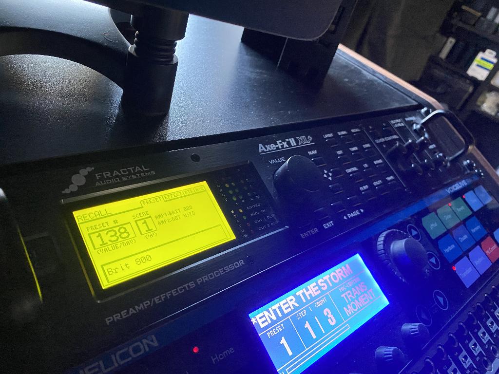 Fractal Audio Axe-FX II XL+ + MIDI Bluetooth + SKB-rack, Muziek en Instrumenten, Effecten, Zo goed als nieuw, Chorus, Delay of Echo