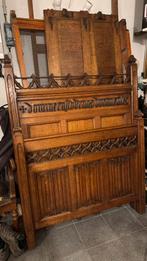 Un antique lit en bois massif sculpté, Antiquités & Art, Enlèvement