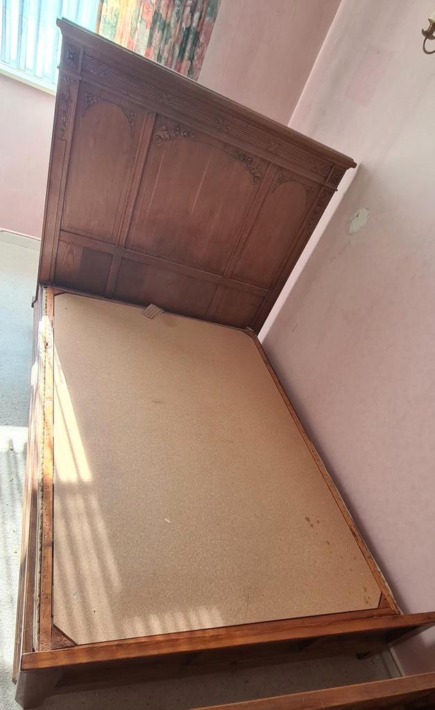 Lit en chêne massif sculpté – Style ancien authentique, Huis en Inrichting, Slaapkamer | Slaapbanken, Ophalen