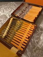 2x bakeliet vorken 1x bakeliet messen, Ophalen of Verzenden, Zo goed als nieuw