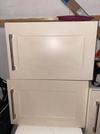 Keuken hangkast met 1 deur perstuk totaal 4 –wit/crème 4=€17, Antiek en Kunst, Antiek | Meubels | Kasten, Ophalen