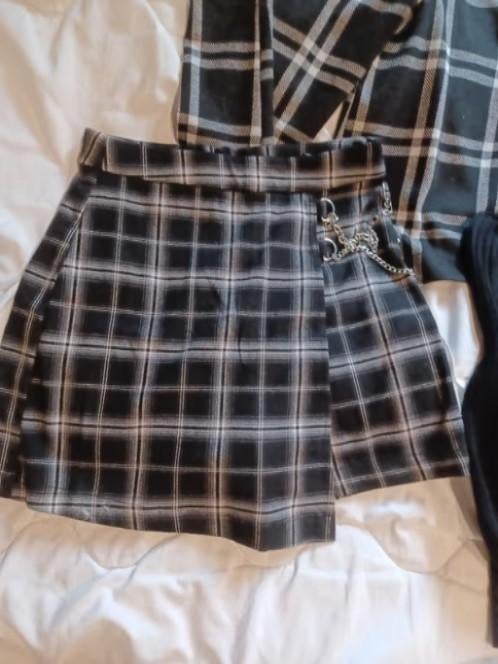 3 pièces pour 5 euros taille 14 ans, Kinderen en Baby's, Kinderkleding | Maat 164, Ophalen of Verzenden