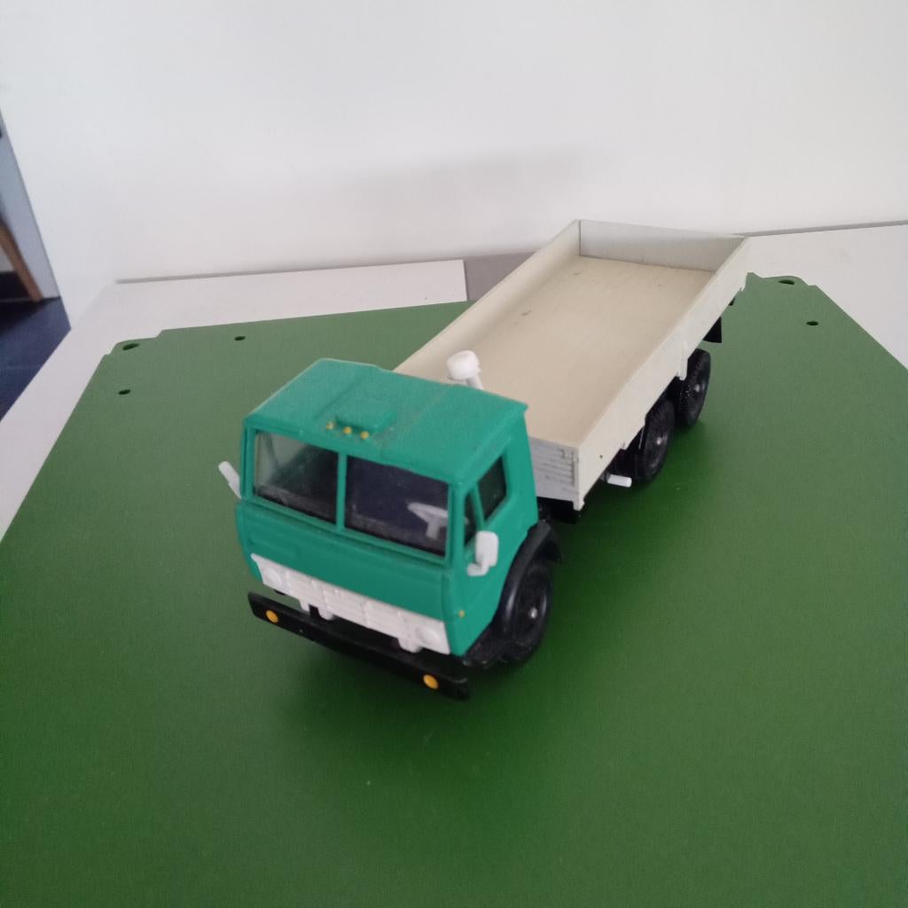 KAMAZ 1/43, Envoi