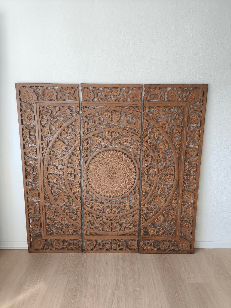 Oosterse wanddecoratie drieluik, Ophalen