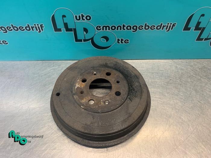 Tambour de frein arrière d'un Fiat Punto Evo (Punto Evo 08-, Autos : Pièces & Accessoires, Freins & Transmission, Fiat, Utilisé
