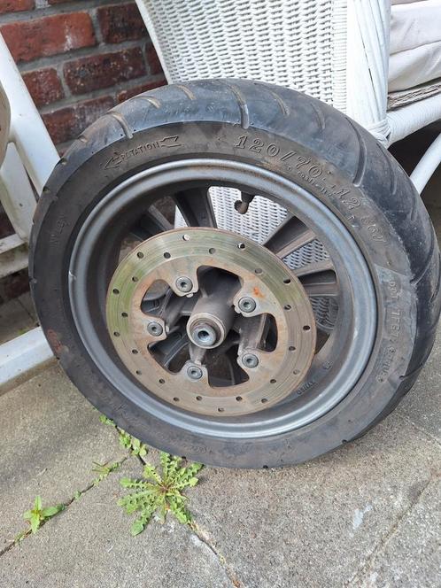 Voor band met velg en schijfrem kymco like 50cc scooter, Fietsen en Brommers, Brommeronderdelen | Algemeen, Carburateur, Ophalen of Verzenden