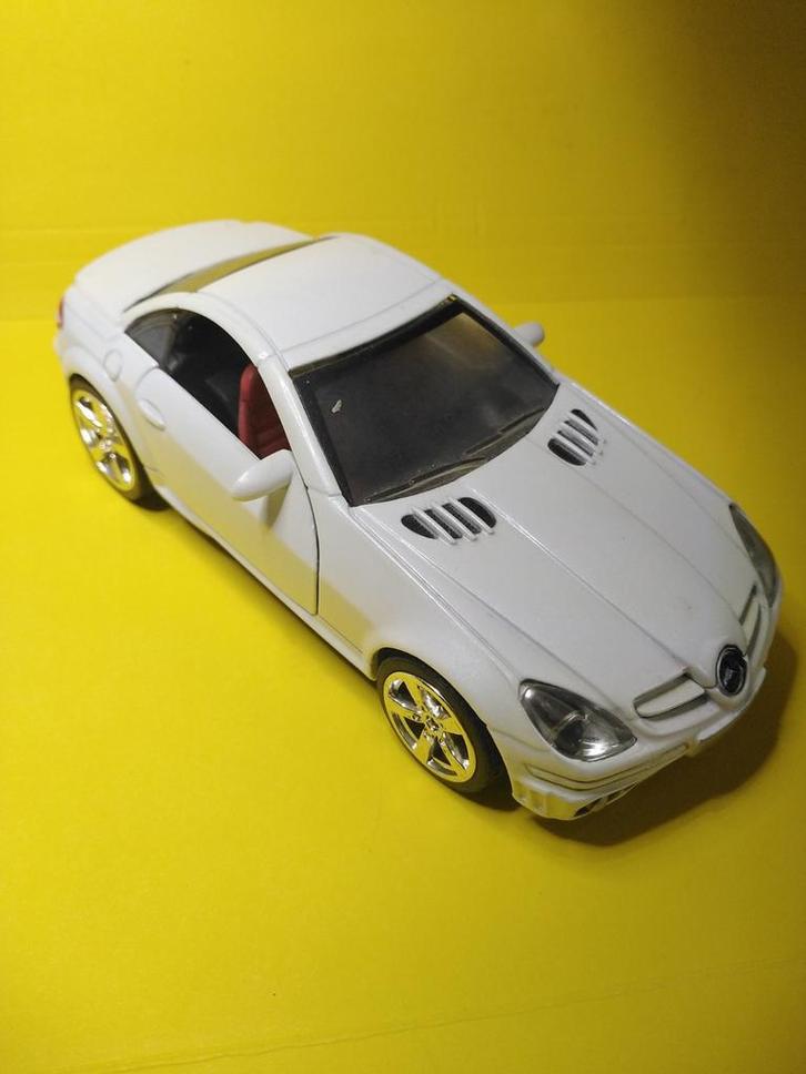 1:43 Mercedes Benz SLK Pullback Sound & Lights, Hobby & Loisirs créatifs, Voitures miniatures | 1:43, Comme neuf, Enlèvement ou Envoi