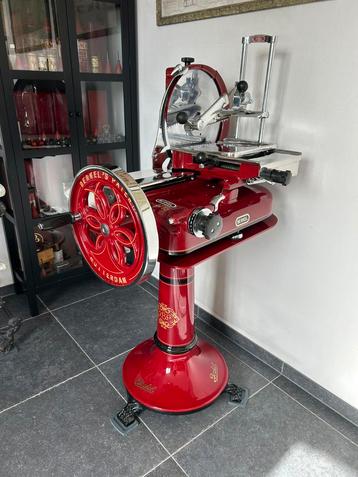 Prachtige oude snijmachine berkel gerestaureerd beschikbaar voor biedingen