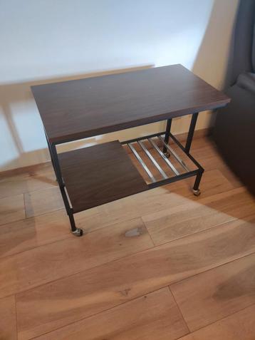 Hout-stalen bijzet tafeltje  beschikbaar voor biedingen