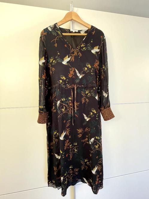 Jurk Gigue, Kleding | Dames, Jurken, Zo goed als nieuw, Maat 42/44 (L), Overige kleuren, Onder de knie, Ophalen of Verzenden