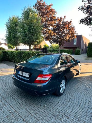 Belle Mercedes Benz C180 W204 essence, Autos, Argent ou Gris, Achat, 4 portes, Boîte manuelle