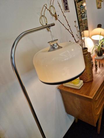 Vintage space age vloerlamp wit/chroom 70s beschikbaar voor biedingen