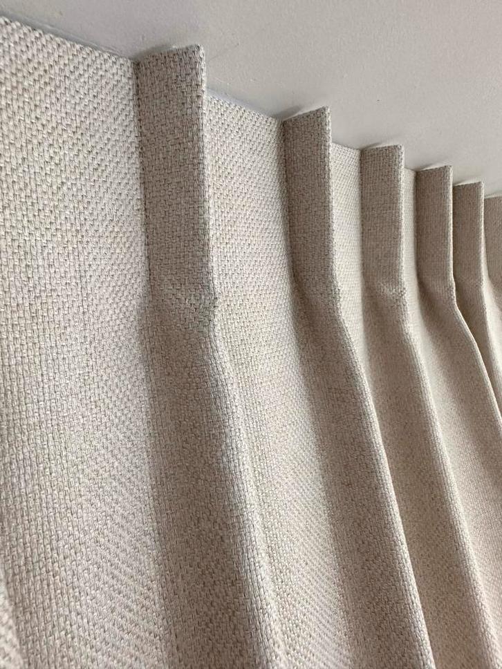 NIEUW luxe beige gordijnen meerdere paren 6m breed, Huis en Inrichting, Stoffering | Gordijnen en Lamellen, Nieuw