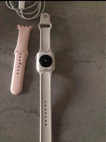 Apple smart Watch  beschikbaar voor biedingen