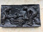Metalen plaatje met sculptuur., Ophalen of Verzenden, Gebruikt