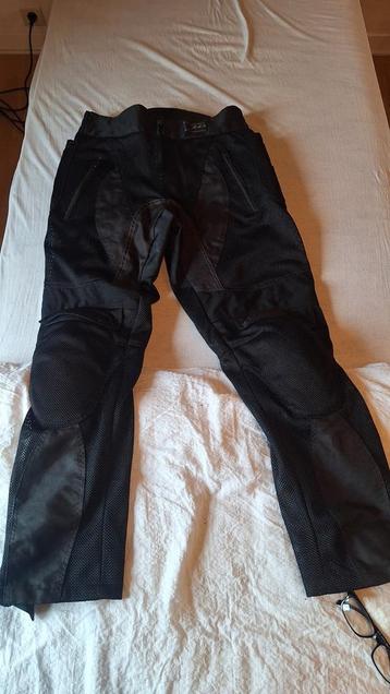 Veste et pantalon de moto été beschikbaar voor biedingen