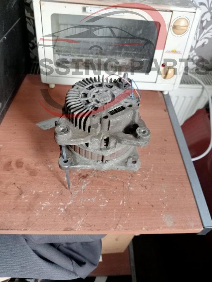 Dynamo Nissan/Datsun X-Trail (T31) (2007 - 2013), Auto-onderdelen, Motor en Toebehoren, Nissan, Gebruikt, Ophalen of Verzenden