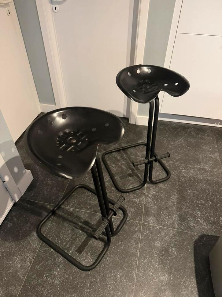 Lot 2 chaises hautes siège tracteur vintage noir métal 80 cm, Huis en Inrichting, Barkrukken, Zo goed als nieuw, 60 tot 90 cm