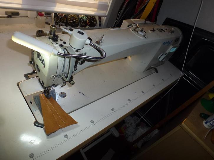lange arm industrie naaimachine dürkopp adler, Hobby en Vrije tijd, Naaimachines en Toebehoren, Zo goed als nieuw, Naaimachine