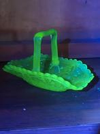 Uranium glas / korf / fruitschaal., Antiek en Kunst, Ophalen of Verzenden