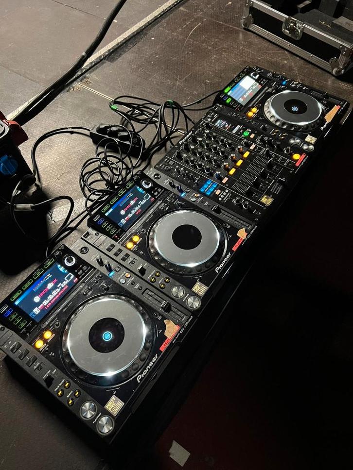 3x cdj2000nxs + DJM900nxs, Musique & Instruments, DJ sets & Platines, Utilisé, DJ-Set, Pioneer, Enlèvement