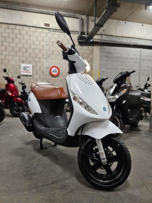 Piaggio Zip 50cc klasse A 4 takt 2014 - 12.089 km, Fietsen en Brommers, Scooters | Piaggio, Gebruikt, Zip, Klasse A (25 km/u)