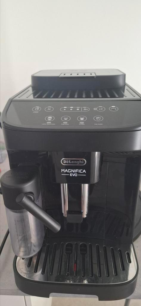 Delonghi Magnifica Evo avec fonction lait, Electroménager, Cafetières, Comme neuf, Café moulu, Café en grains, Machine à espresso