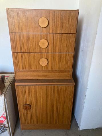 Retro nachtkastjes zo goed als nieuW beschikbaar voor biedingen