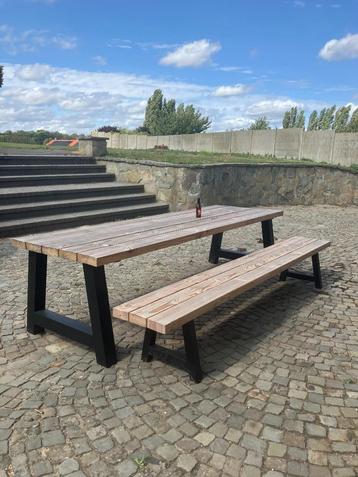 Grote tuintafel + tuinbank  3 m lang op 97 cm br zwaar !! beschikbaar voor biedingen