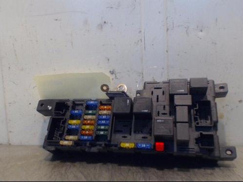 ZEKERINGKAST Volvo S60 I (RS / HV) (5183222326), Auto-onderdelen, Elektronica en Kabels, Volvo, Gebruikt