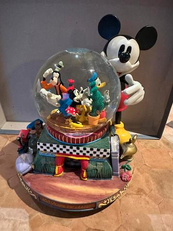 Globe Disney 