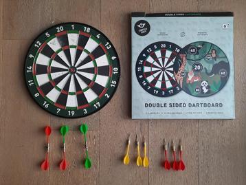 darts bord dubbelzijdig voor kinderen beschikbaar voor biedingen