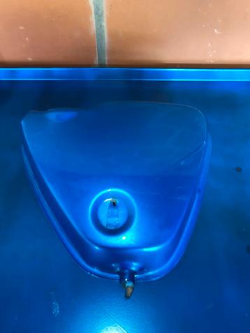 Susuki olie tank beschikbaar voor biedingen