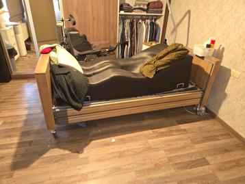 Ziekenhuisbed beschikbaar voor biedingen