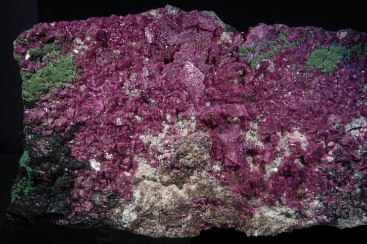 **TOP** COBALTDOLOMIET + MALACHIET uit Congo., Collections, Minéraux & Fossiles, Minéral, Enlèvement ou Envoi