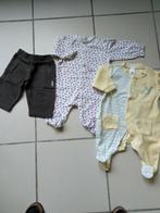 2 pyjamas et 1 pantalon, Vêtements de nuit ou Sous-vêtements, Utilisé, Enlèvement ou Envoi