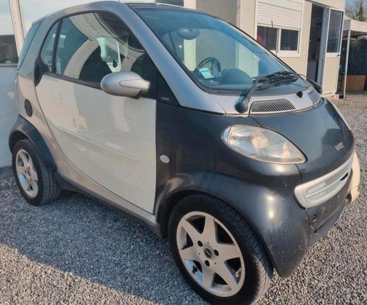 2 SMART FORFOUR 0.7 BENZINE 2005 EN 2001 PRIJS €1000, Auto's, Smart, Bedrijf, ForFour, Zwart, Zwart, Ophalen
