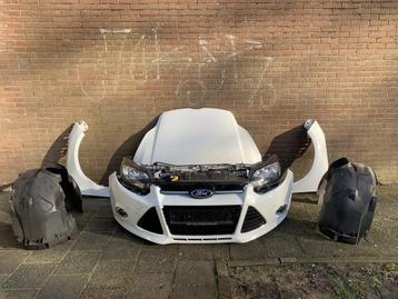 voorkop ford focus III 2010 tot 2014 wit complete voorkant  beschikbaar voor biedingen