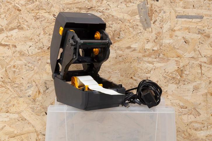 Imprimante d’étiquettes Zebra ZD421 en boîte, Informatique & Logiciels, Étiqueteuses, Utilisé, Étiquette, Étiquette en bande, Enlèvement ou Envoi