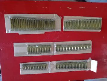 tongetjes tongen rieten reeds uit een harmonium traporgel beschikbaar voor biedingen
