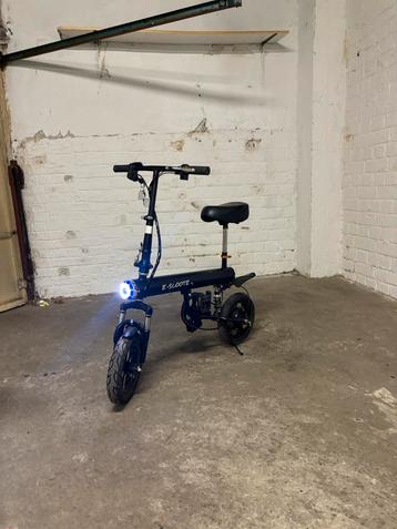 ‼️ Mini, elektrische scooter met sleutel en pedaalbord ‼️ beschikbaar voor biedingen